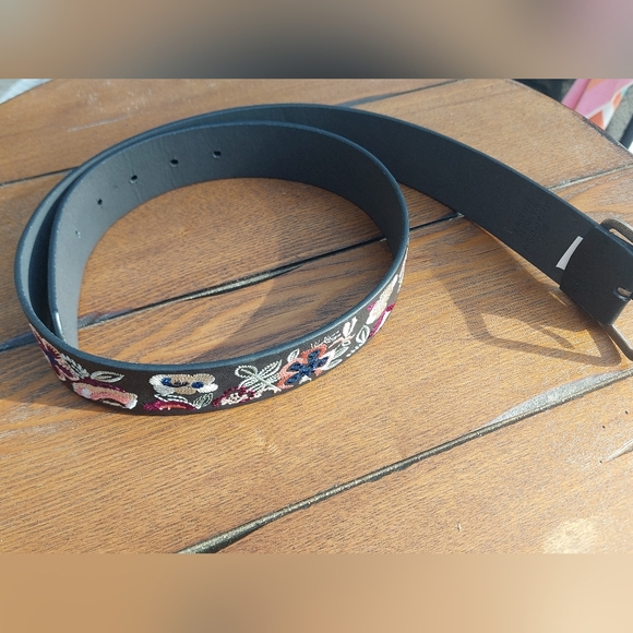 Black Embroidered Belt Silver Buckle Small/Medium 38" Length - Picture 2 of 6